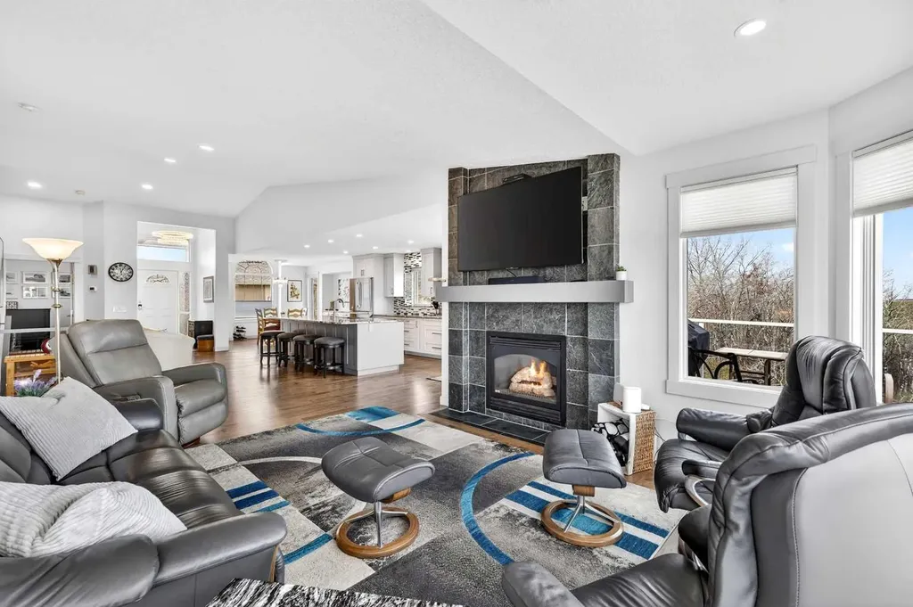 44 Cottonwood Boulevard Rural Foothills County AB T1S 4W2
