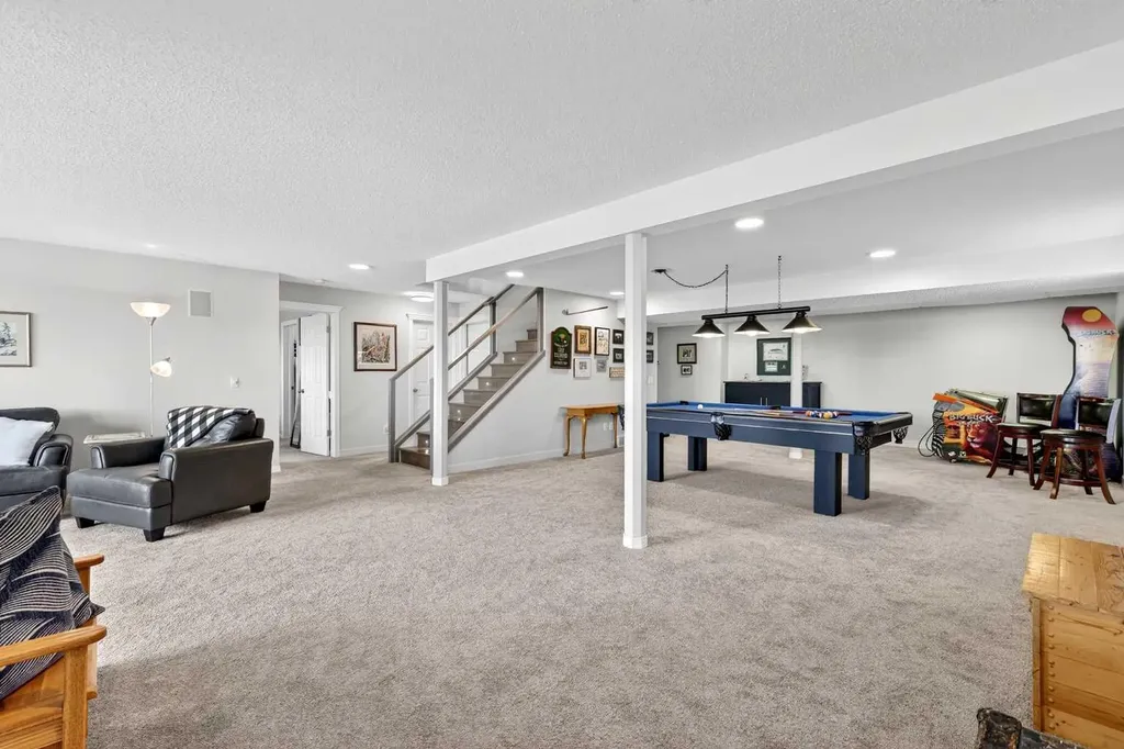 44 Cottonwood Boulevard Rural Foothills County AB T1S 4W2