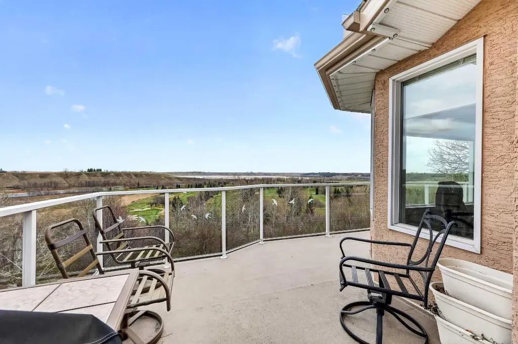 44 Cottonwood Boulevard Rural Foothills County AB T1S 4W2