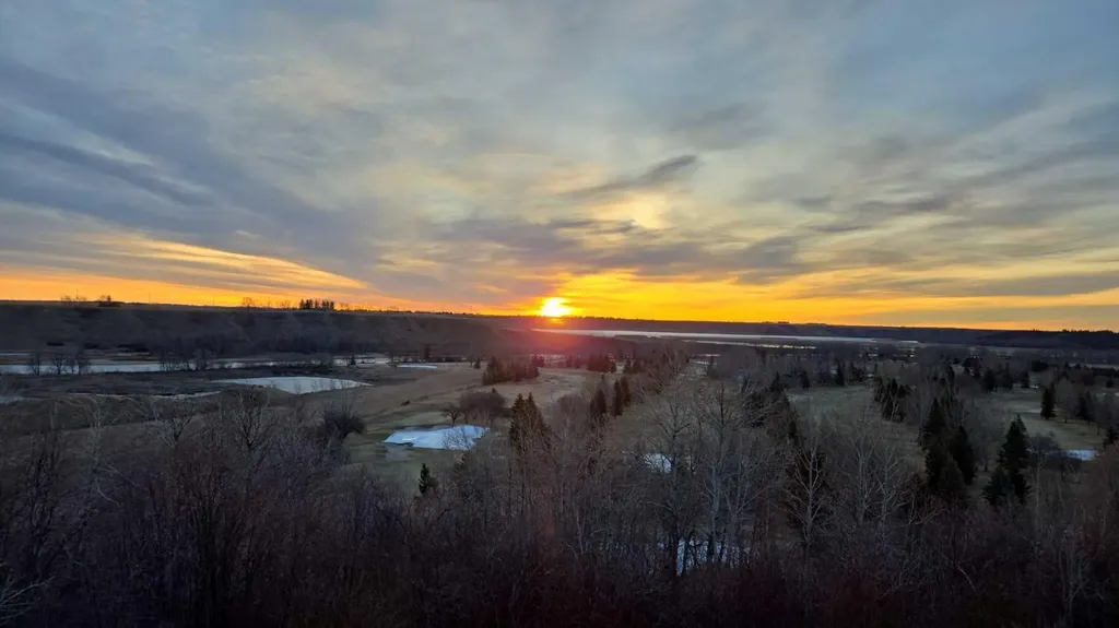 44 Cottonwood Boulevard Rural Foothills County AB T1S 4W2