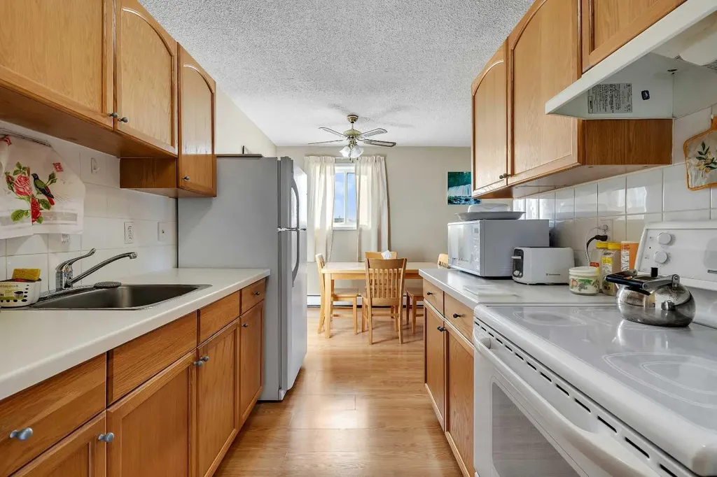 6464 Travois Crescent NW Calgary AB T2K 3S9