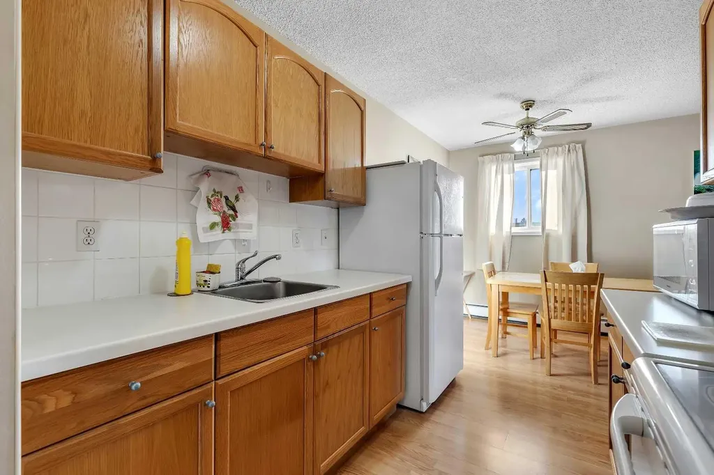 6464 Travois Crescent NW Calgary AB T2K 3S9