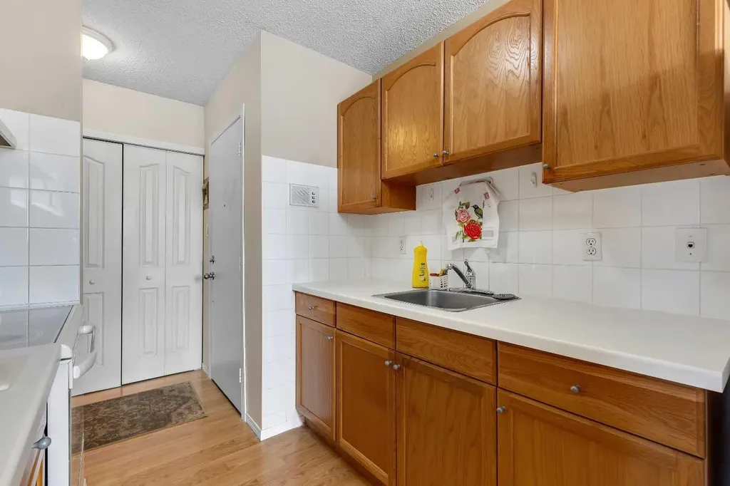 6464 Travois Crescent NW Calgary AB T2K 3S9