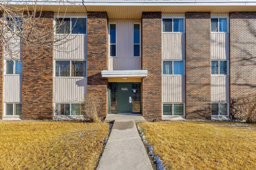 6464 Travois Crescent NW Calgary AB T2K 3S9