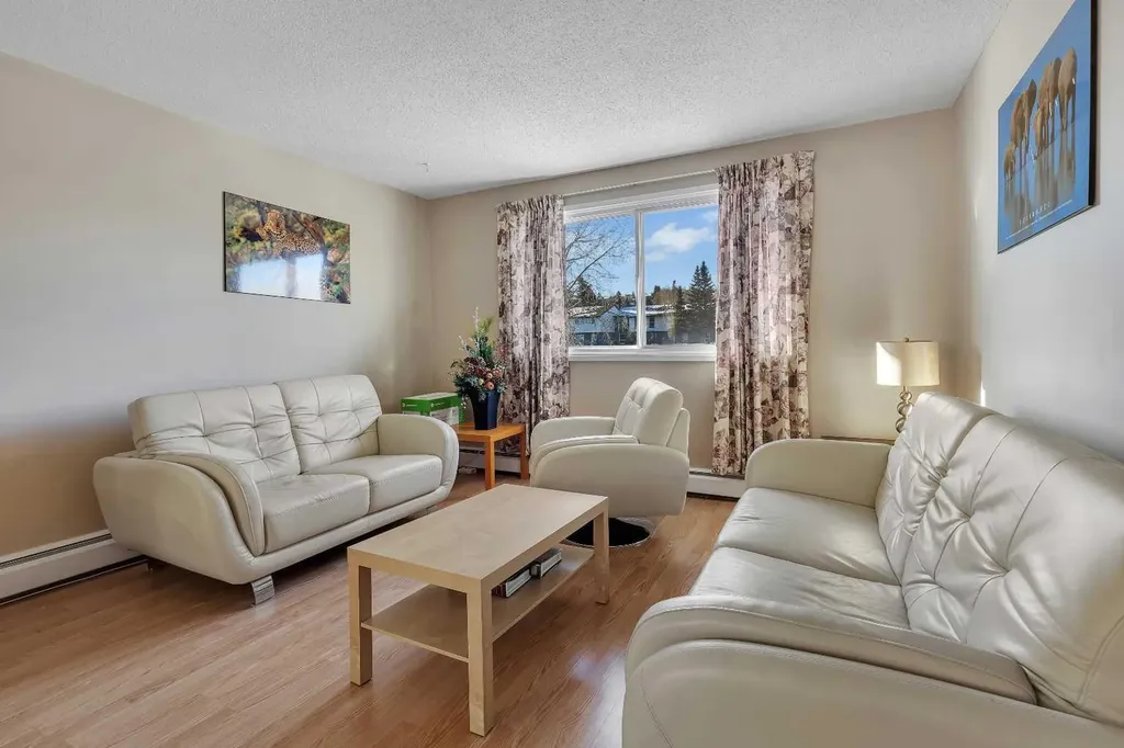 6464 Travois Crescent NW Calgary AB T2K 3S9