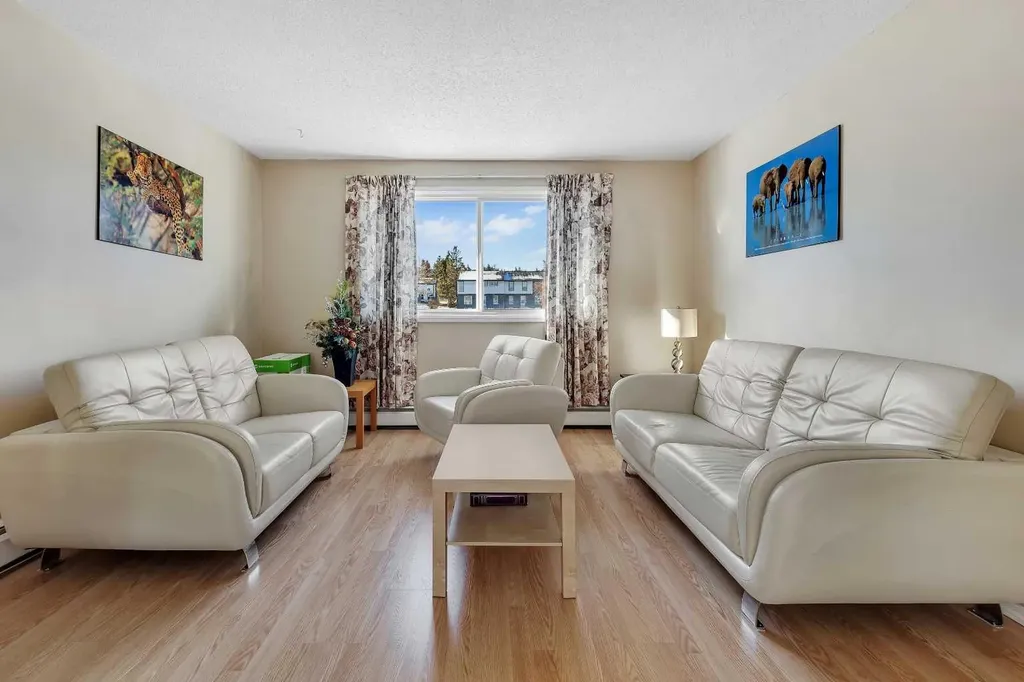 6464 Travois Crescent NW Calgary AB T2K 3S9
