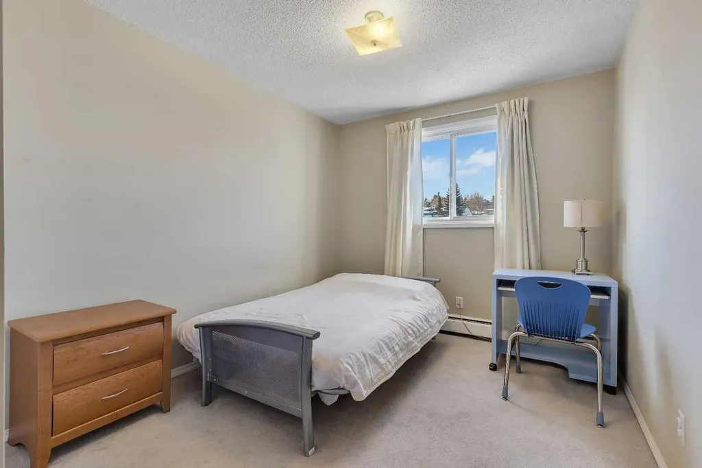 6464 Travois Crescent NW Calgary AB T2K 3S9