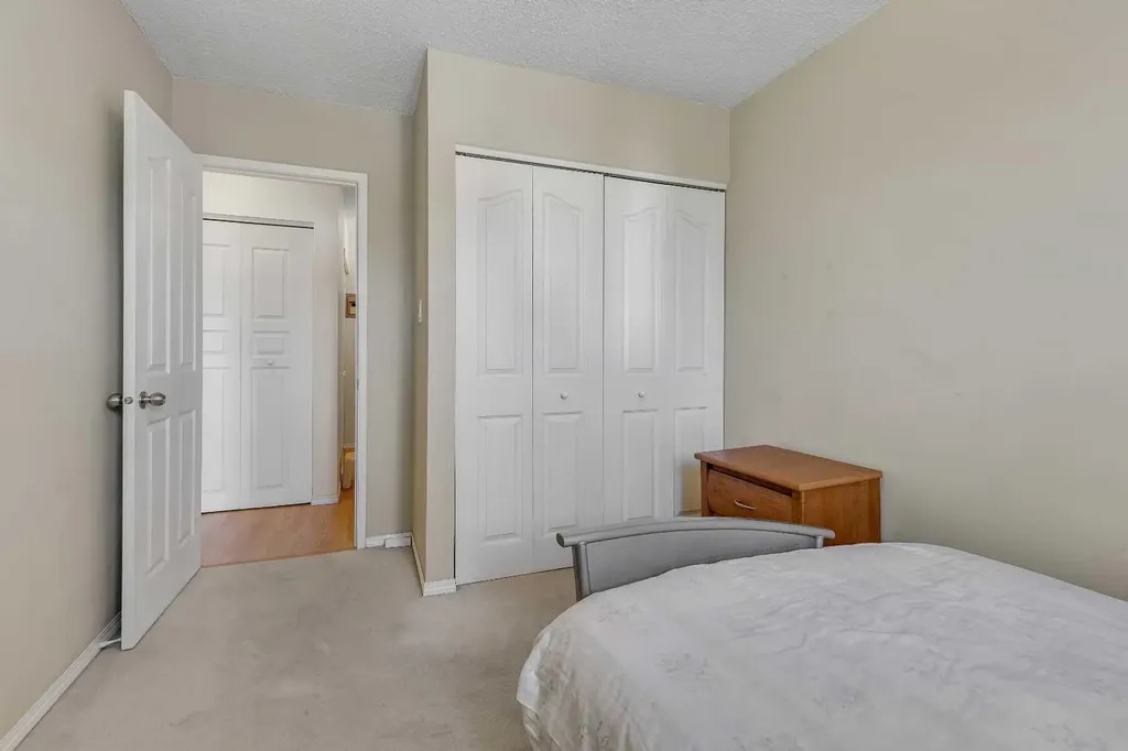 6464 Travois Crescent NW Calgary AB T2K 3S9