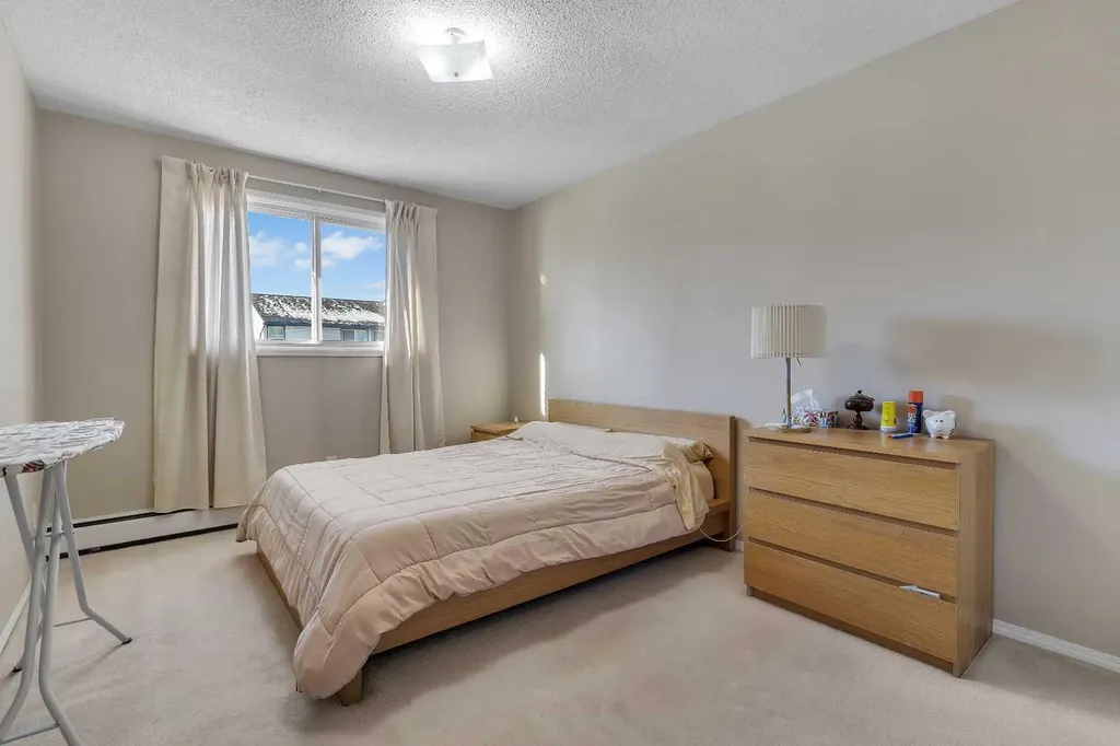 6464 Travois Crescent NW Calgary AB T2K 3S9