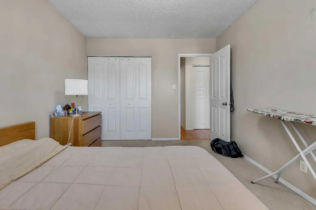 6464 Travois Crescent NW Calgary AB T2K 3S9