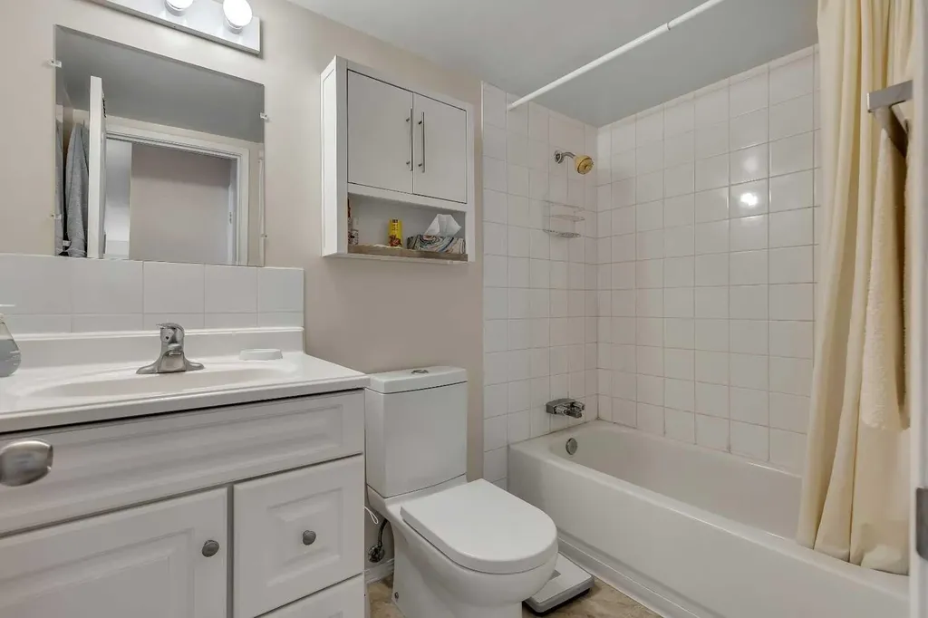 6464 Travois Crescent NW Calgary AB T2K 3S9