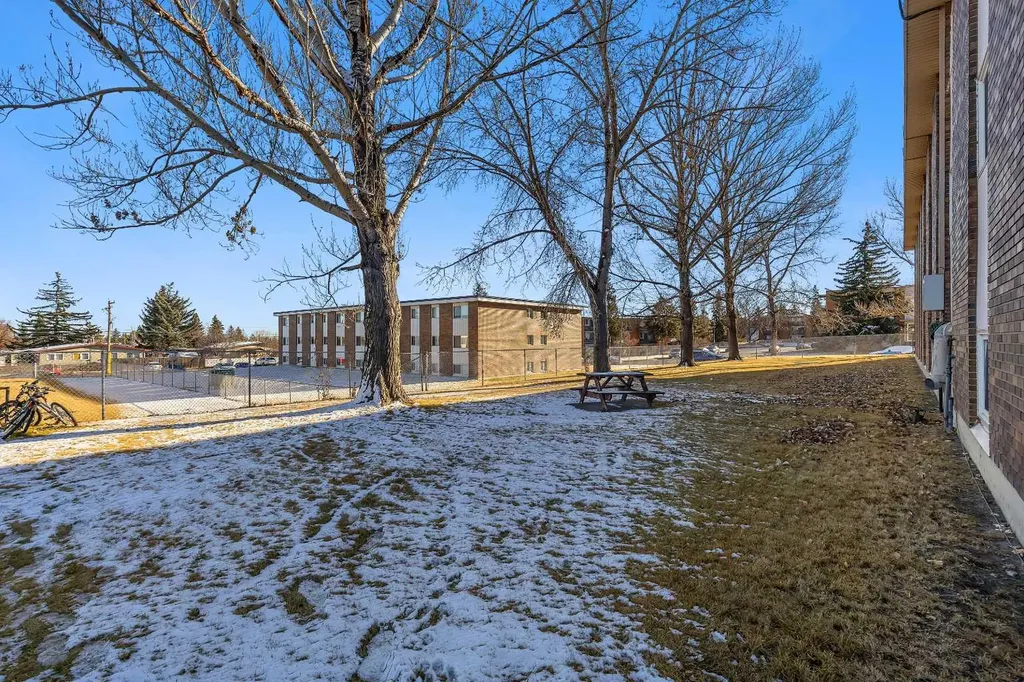 6464 Travois Crescent NW Calgary AB T2K 3S9