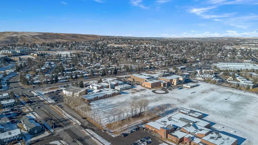 6464 Travois Crescent NW Calgary AB T2K 3S9