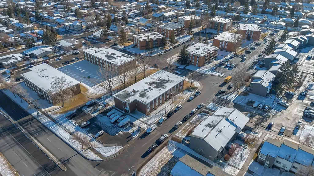 6464 Travois Crescent NW Calgary AB T2K 3S9