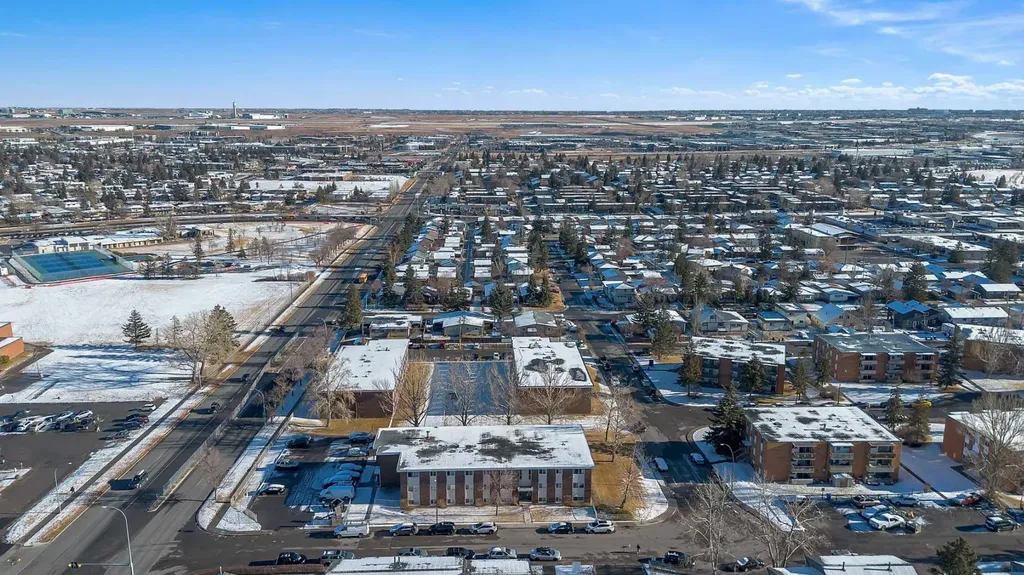 6464 Travois Crescent NW Calgary AB T2K 3S9