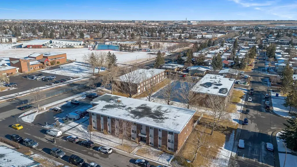 6464 Travois Crescent NW Calgary AB T2K 3S9