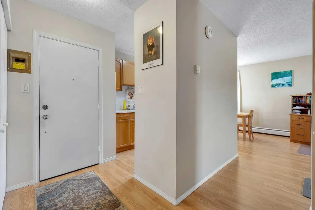 6464 Travois Crescent NW Calgary AB T2K 3S9