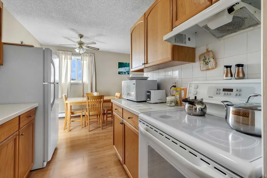 6464 Travois Crescent NW Calgary AB T2K 3S9