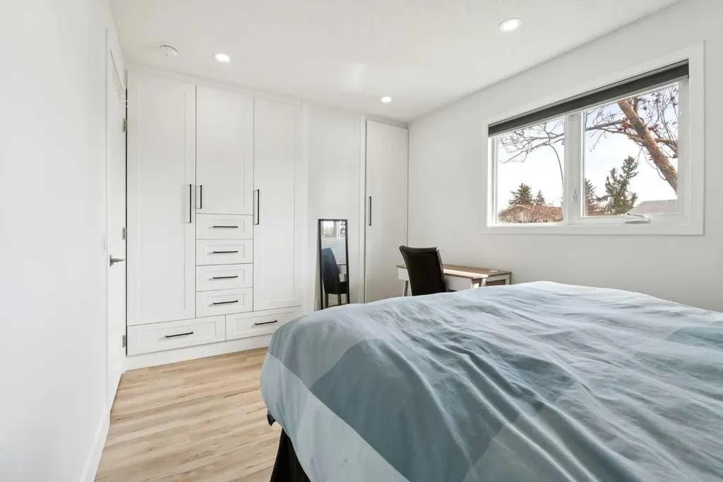 176 Penmeadows Close SE Calgary AB T2A3S2