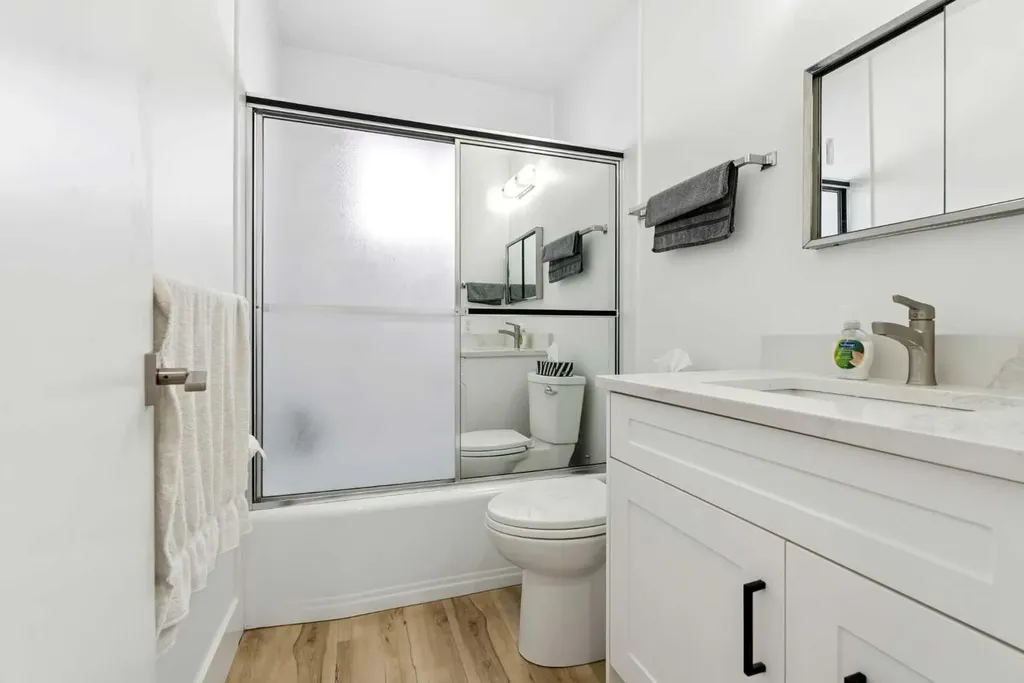 176 Penmeadows Close SE Calgary AB T2A3S2