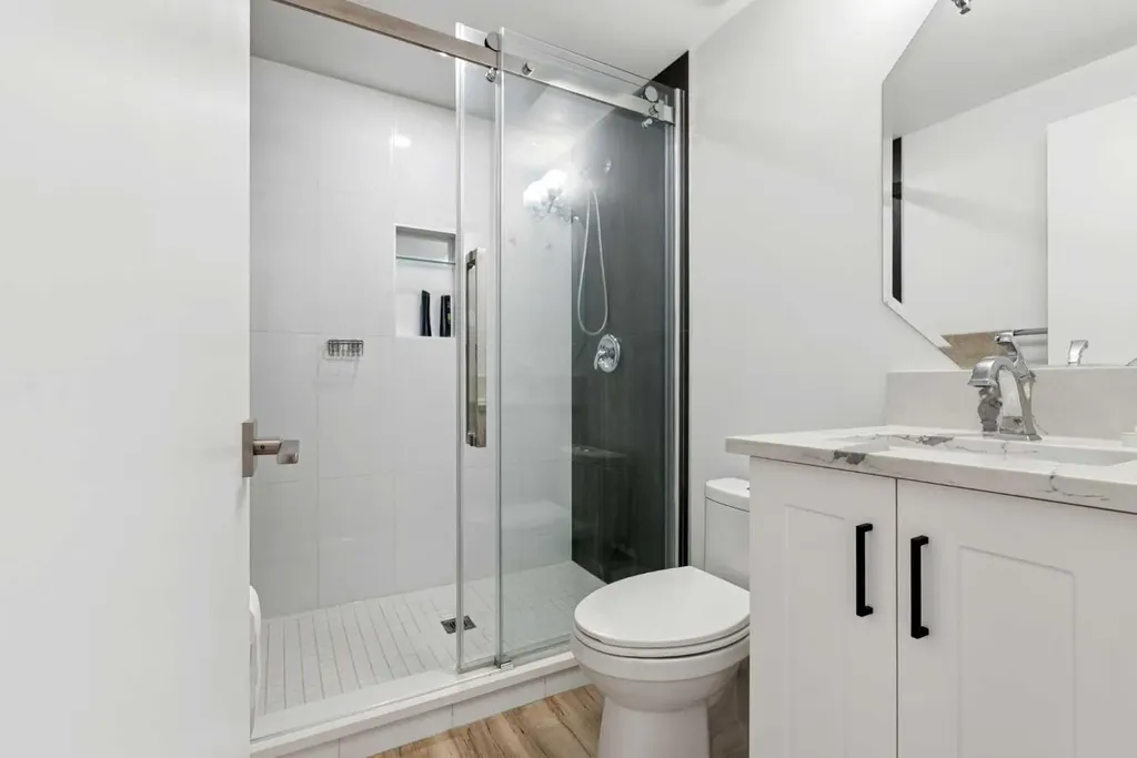 176 Penmeadows Close SE Calgary AB T2A3S2