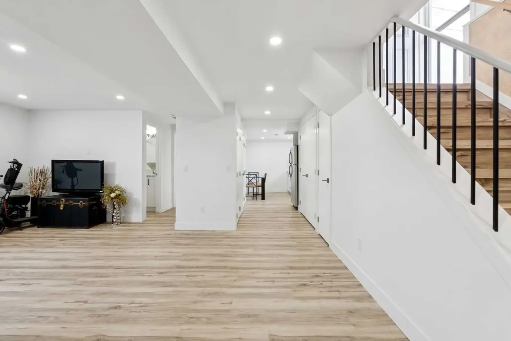 176 Penmeadows Close SE Calgary AB T2A3S2