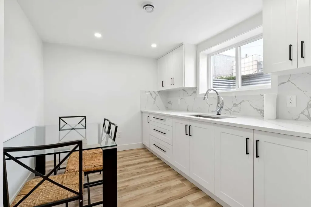 176 Penmeadows Close SE Calgary AB T2A3S2