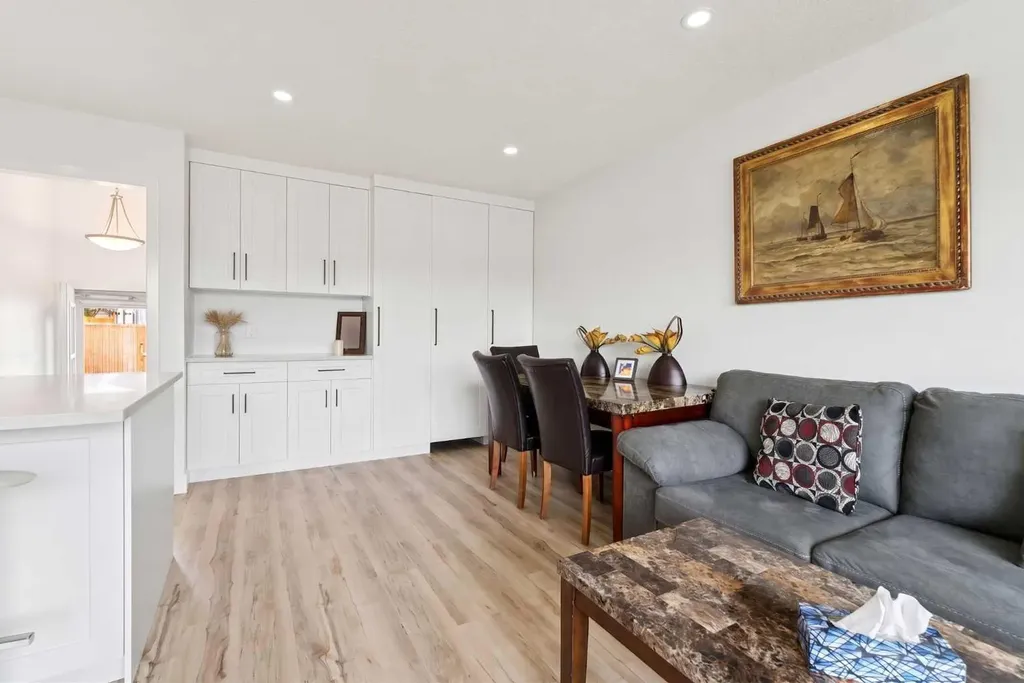 176 Penmeadows Close SE Calgary AB T2A3S2