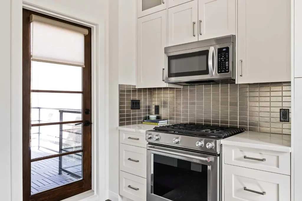125 41 Avenue SW Calgary AB T2S 3H3