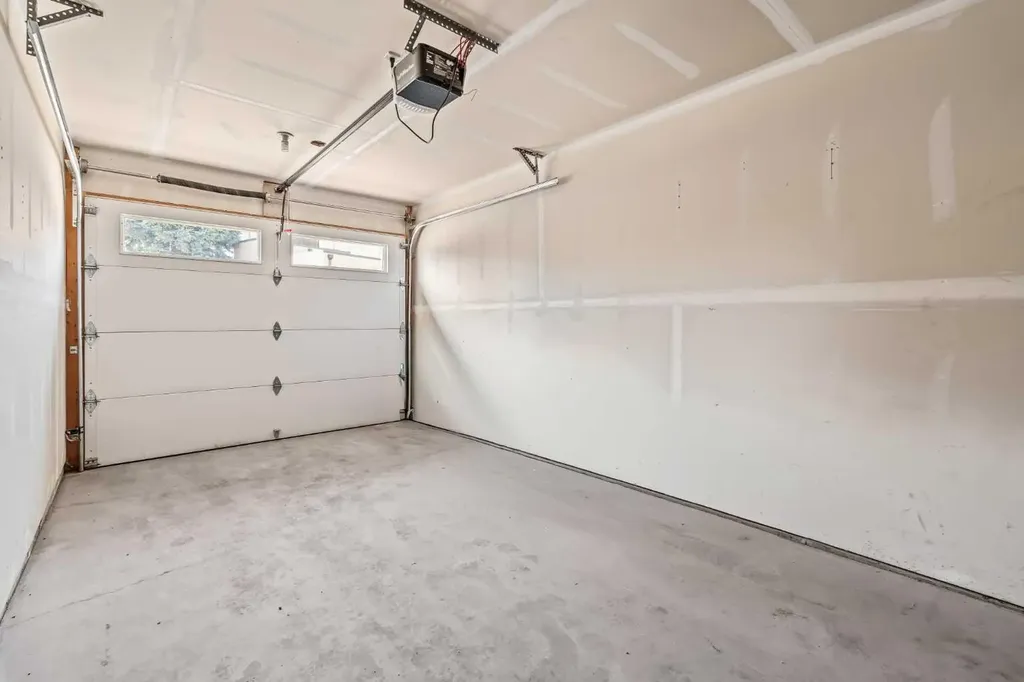 125 41 Avenue SW Calgary AB T2S 3H3