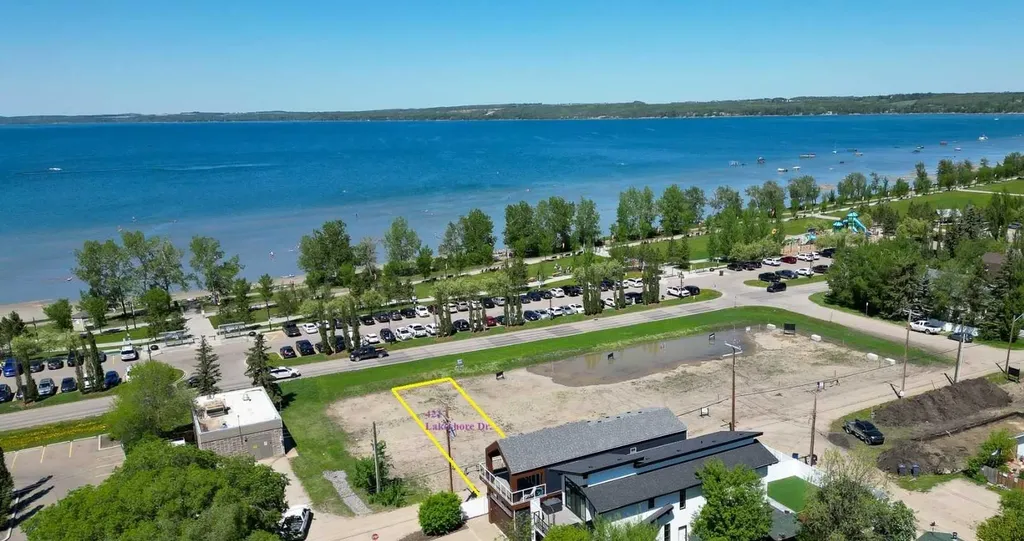 4217 Lakeshore Drive Sylvan Lake AB T4S 1C1