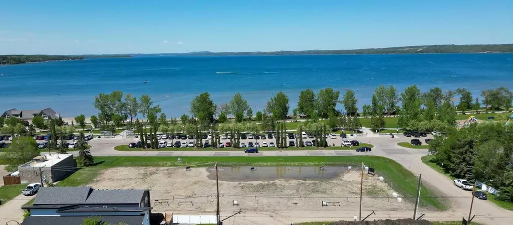 4217 Lakeshore Drive Sylvan Lake AB T4S 1C1
