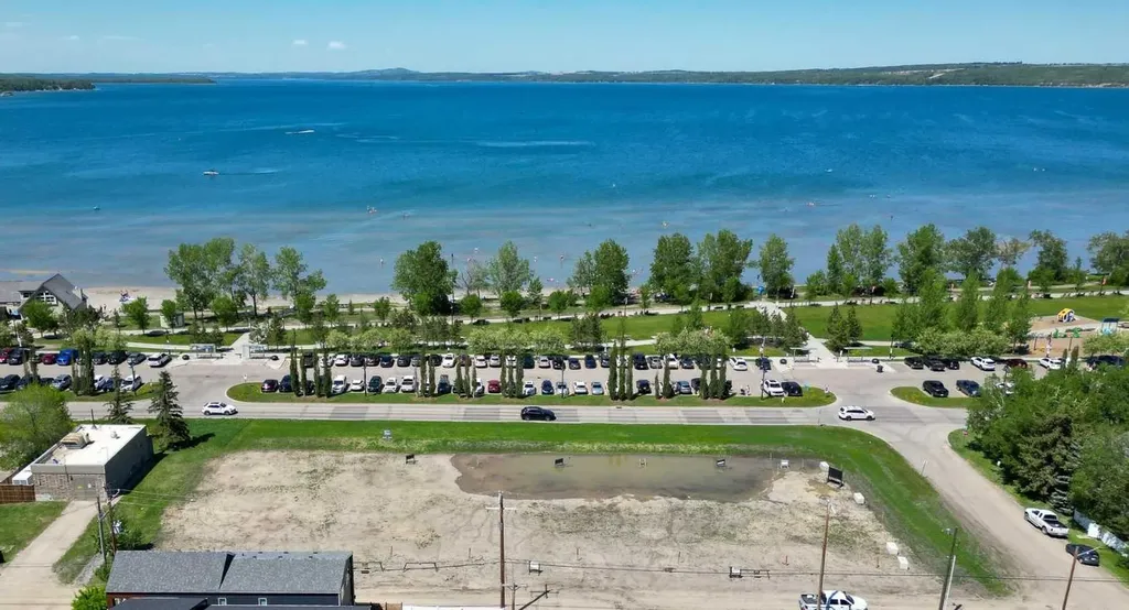 4217 Lakeshore Drive Sylvan Lake AB T4S 1C1