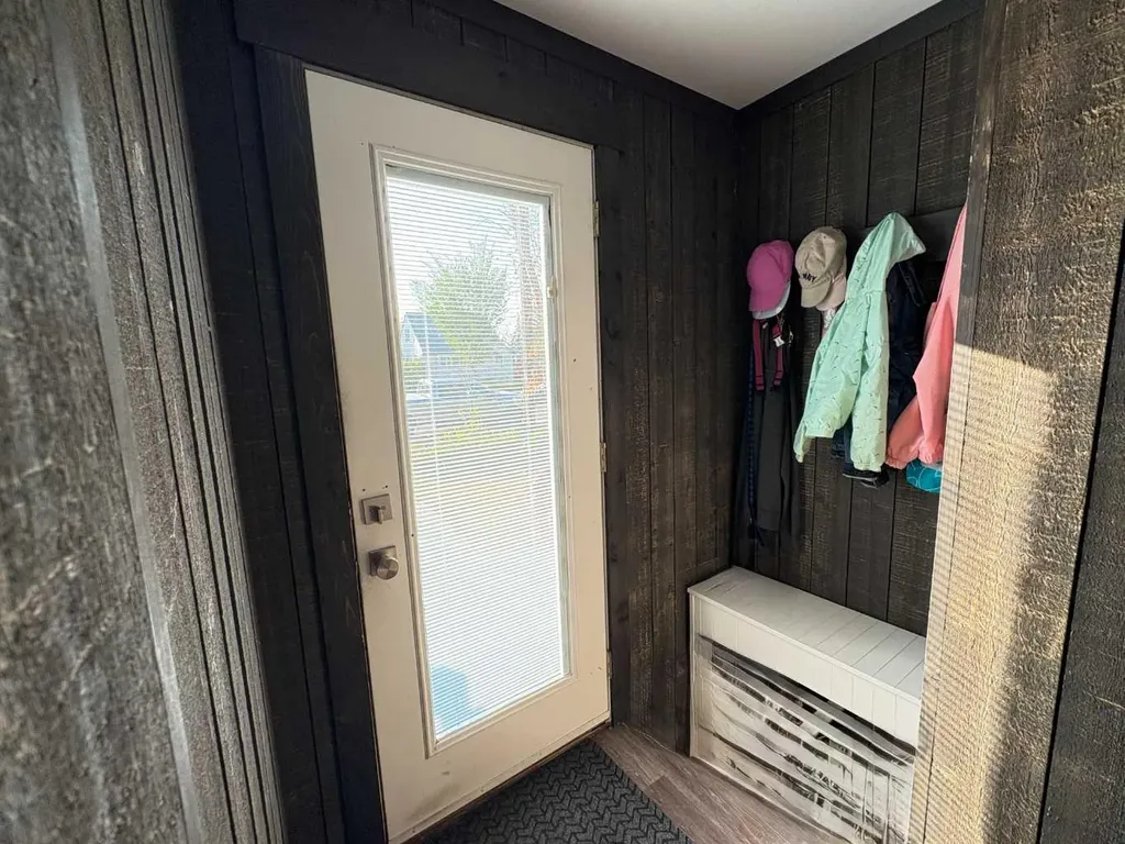5821 44 Avenue Red Deer AB T4N 3J4