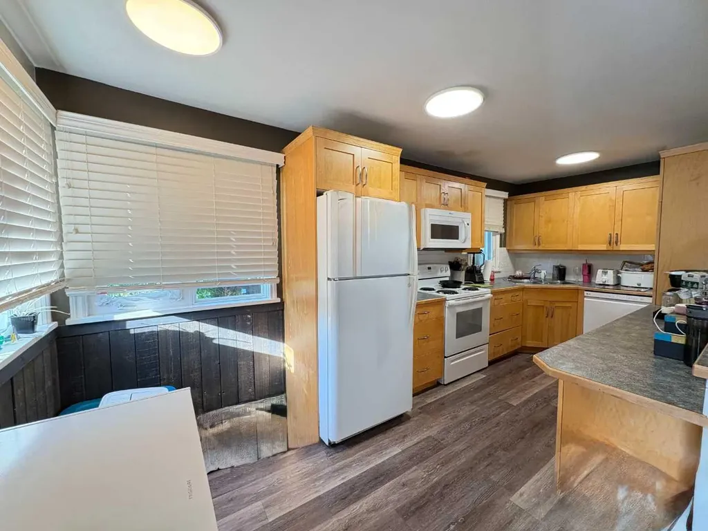 5821 44 Avenue Red Deer AB T4N 3J4