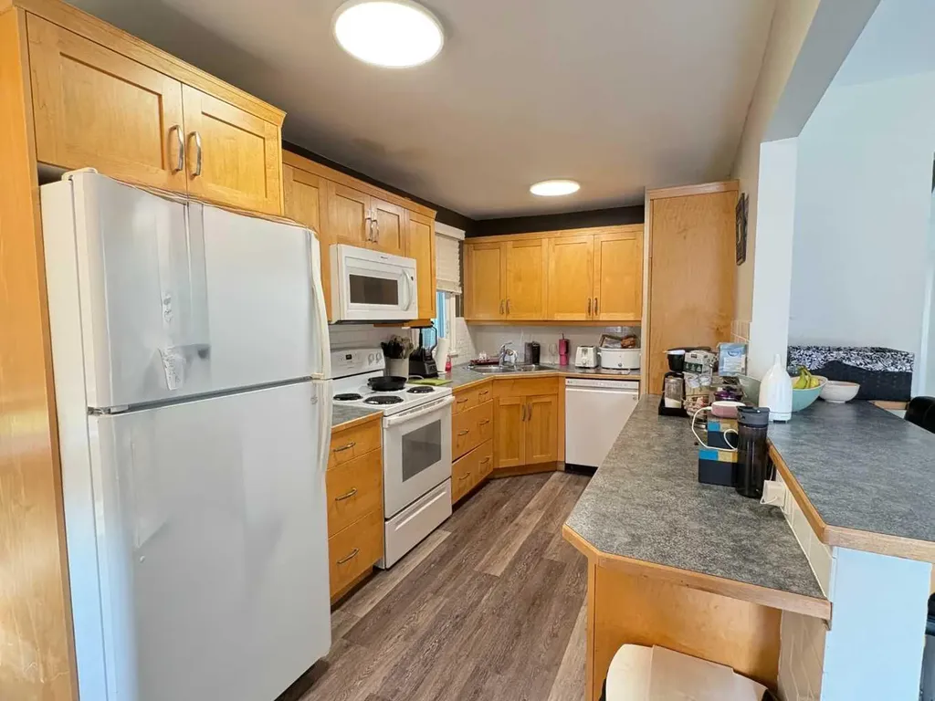 5821 44 Avenue Red Deer AB T4N 3J4