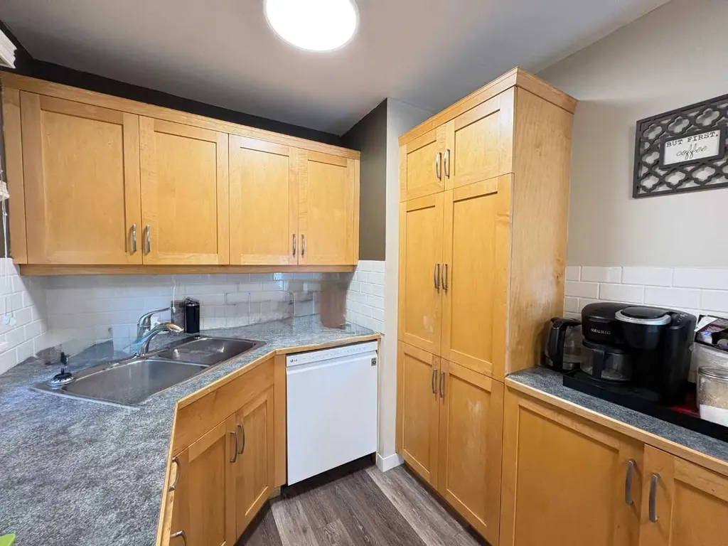 5821 44 Avenue Red Deer AB T4N 3J4