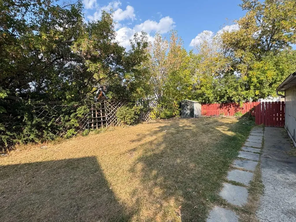 5821 44 Avenue Red Deer AB T4N 3J4