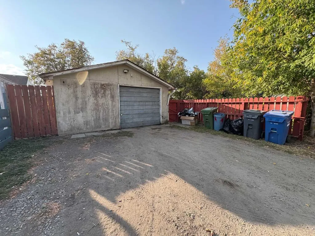 5821 44 Avenue Red Deer AB T4N 3J4