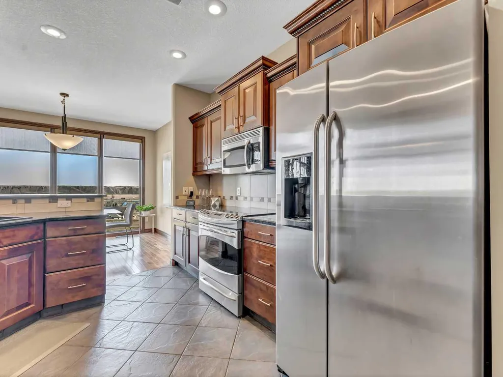 16 Palisades Mews NE Medicine Hat AB T1C 2B5