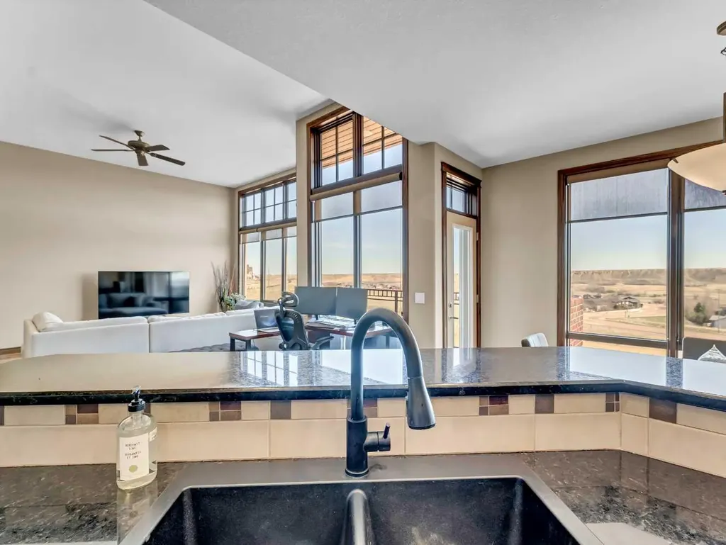 16 Palisades Mews NE Medicine Hat AB T1C 2B5