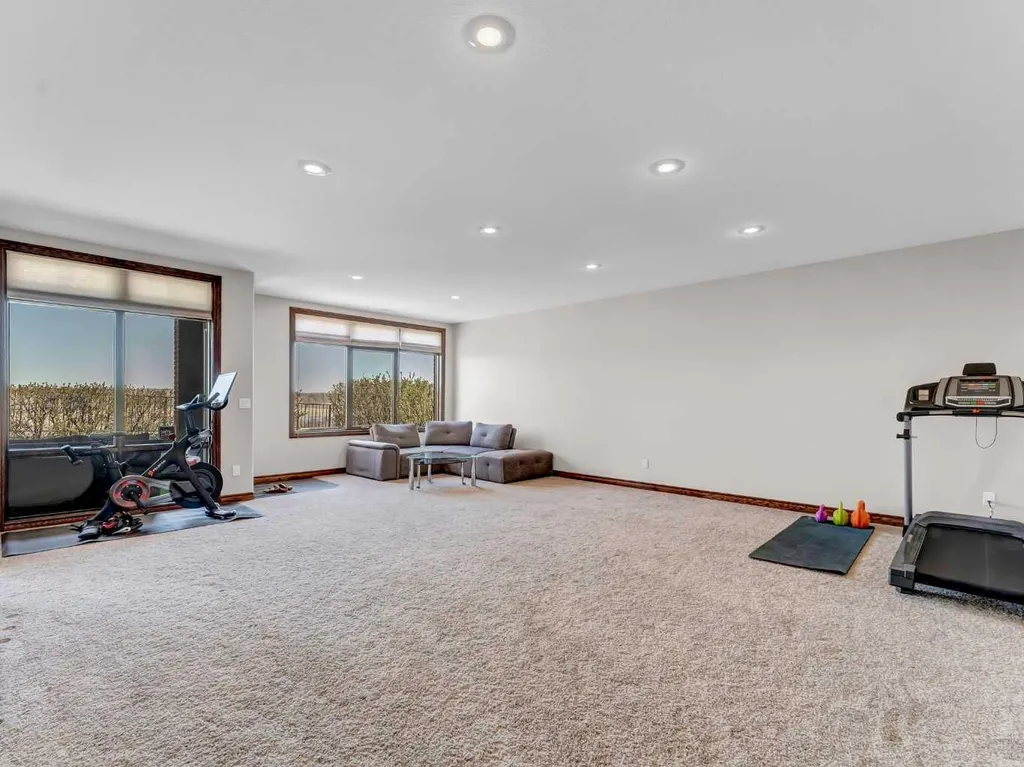 16 Palisades Mews NE Medicine Hat AB T1C 2B5