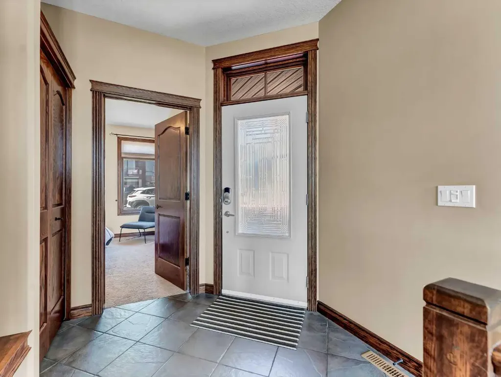 16 Palisades Mews NE Medicine Hat AB T1C 2B5