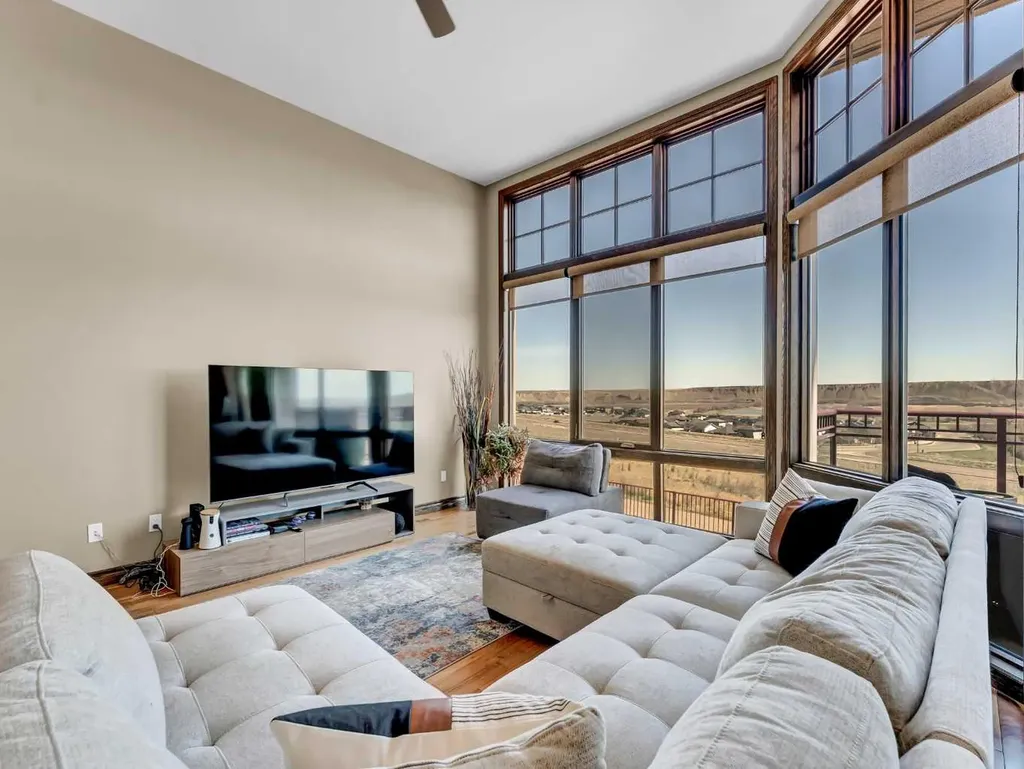 16 Palisades Mews NE Medicine Hat AB T1C 2B5