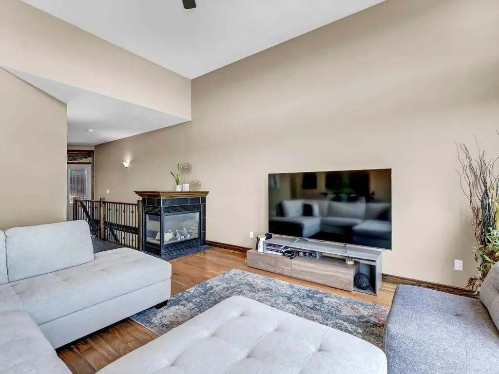 16 Palisades Mews NE Medicine Hat AB T1C 2B5