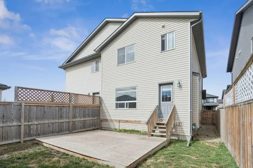 74 Skyview Point Green NE Calgary AB T3N 1B6