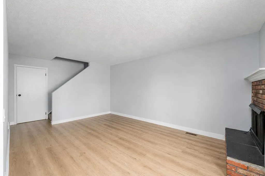 5315 53 Avenue NW Calgary AB T3A 2E7