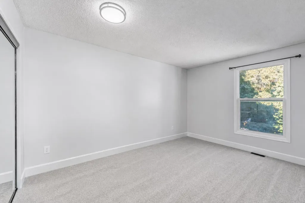 5315 53 Avenue NW Calgary AB T3A 2E7