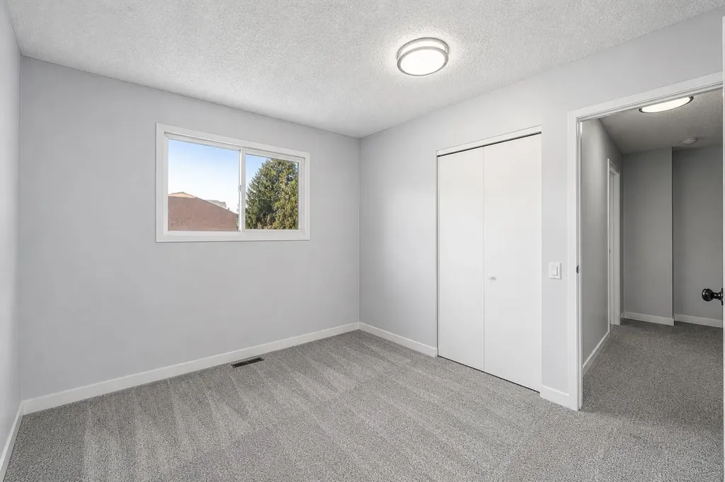 5315 53 Avenue NW Calgary AB T3A 2E7