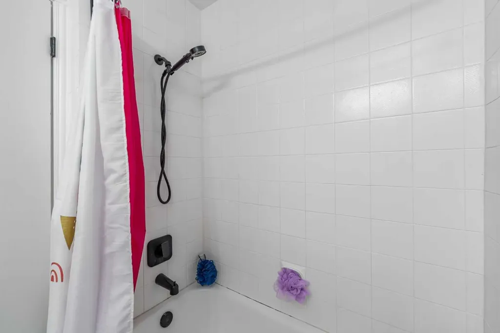 5315 53 Avenue NW Calgary AB T3A 2E7